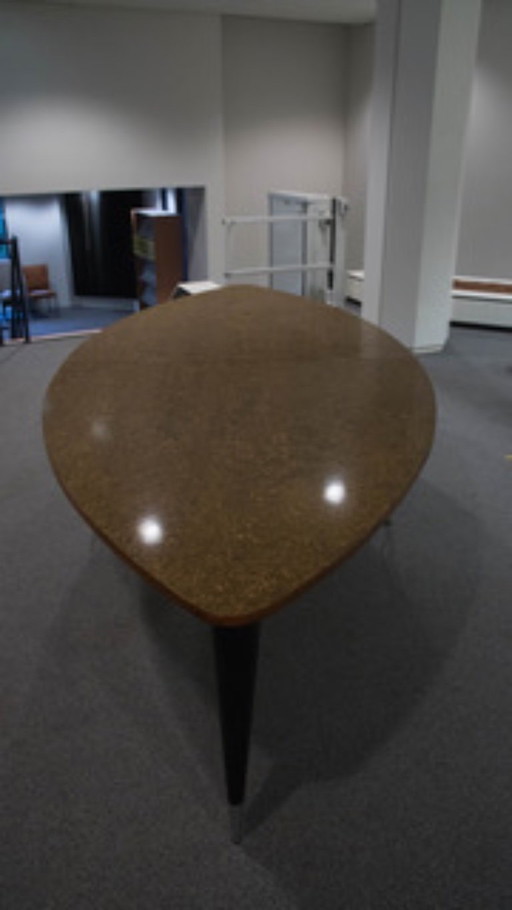 Table ovale spéciale en bois d'olivier avec fourches de vélo