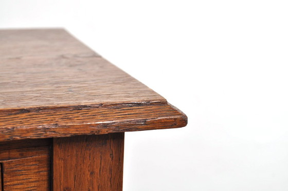 Image 1 of Table d'appoint ancienne en chêne avec tiroirs, années 1900