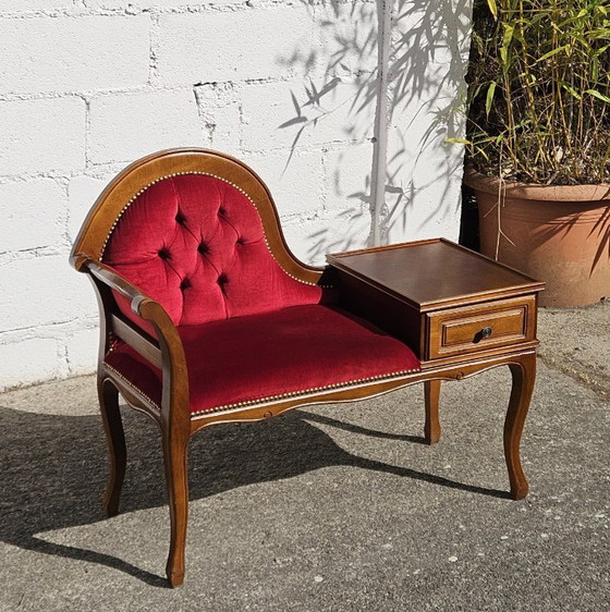 Image 1 of Vintage Franse telefoonbank - Rode fluwelen loveseat - Roddelbank - Stijl Louis XV - jaren 70