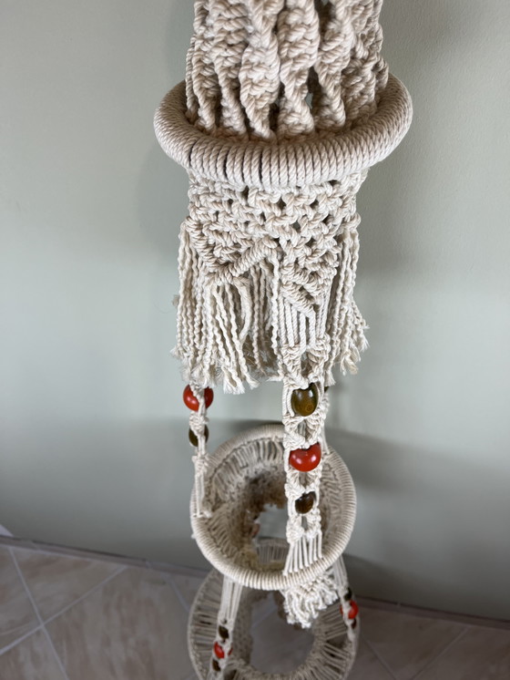 Image 1 of Suspension en macramé vintage