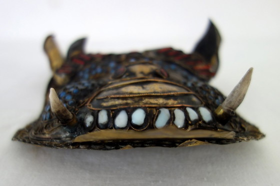 Image 1 of Maschera rituale vintage in ottone sbalzato Nepal/Tibet