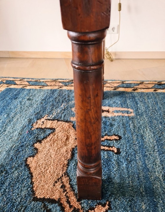 Image 1 of Massief eikenhouten eettafel met 6 bijpassende stoelen 