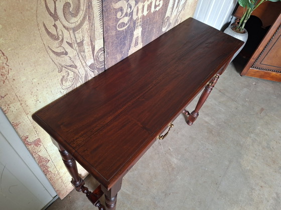 Klassieke Engelse sidetable, haltafel, wandconsole afm. 105x34cm en 80cm hoog. – Wood (photo 5 of 5)