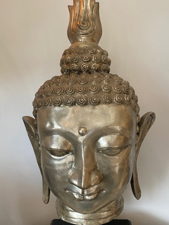 Image 1 of Estatua única de Buda sobre una base de madera, obra de Eicholtz.