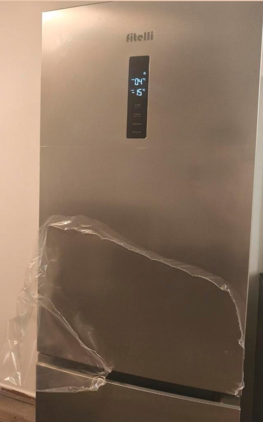 Frigorifero con congelatore Fitelli.