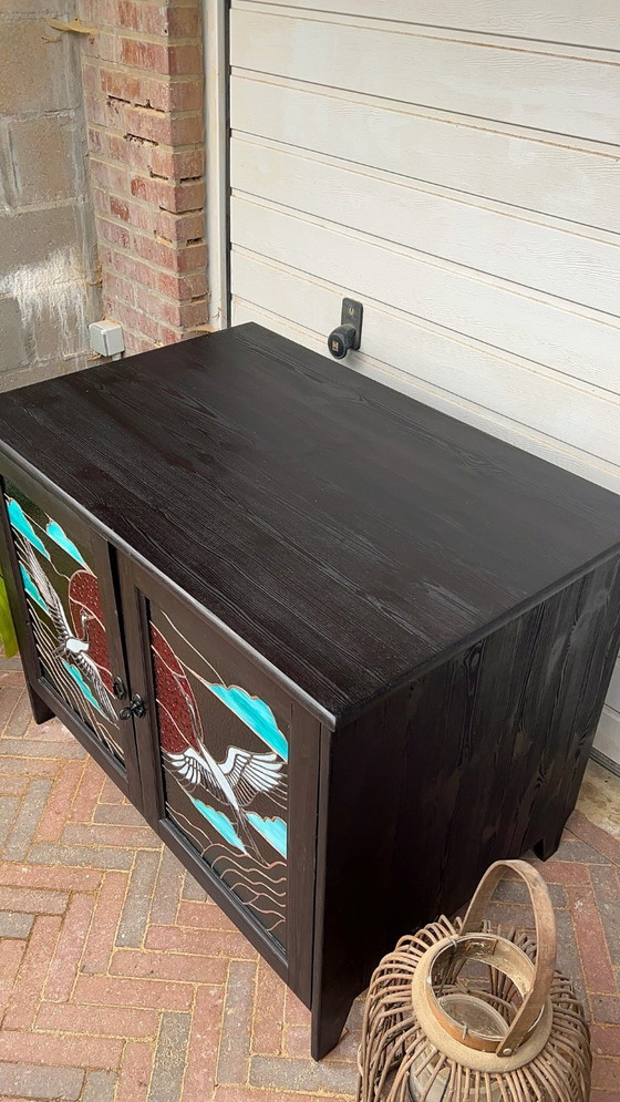 Image 1 of Unieke kast met glas-in-lood deuren en LED verlichting (drankkast/platenkast/boekenkast/tv-kast/dressoir/buffetkast/vitrinekast)