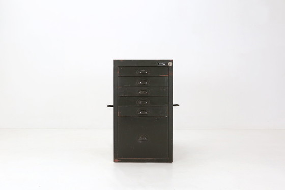 Image 1 of Classeur ou commode militaire en métal vert forêt, 1956