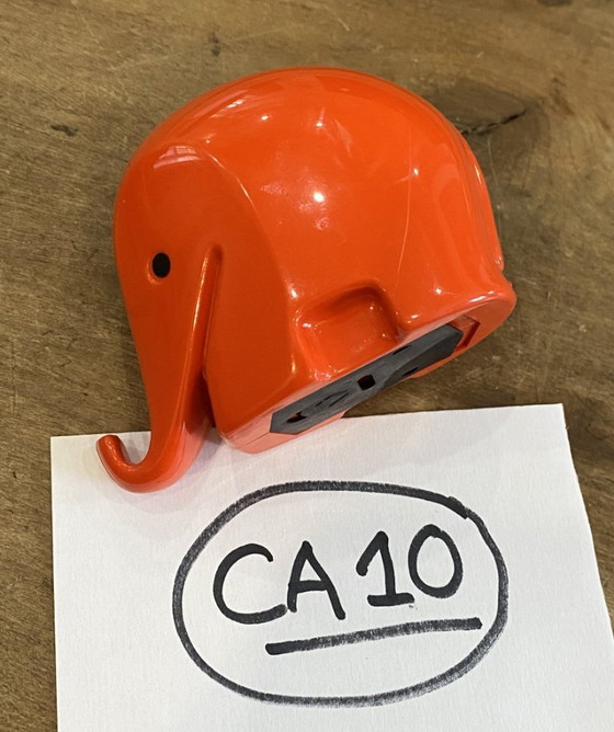 Image 1 of Tirelire éléphant CA10 orange luigi colani Dresdner Bank 1970