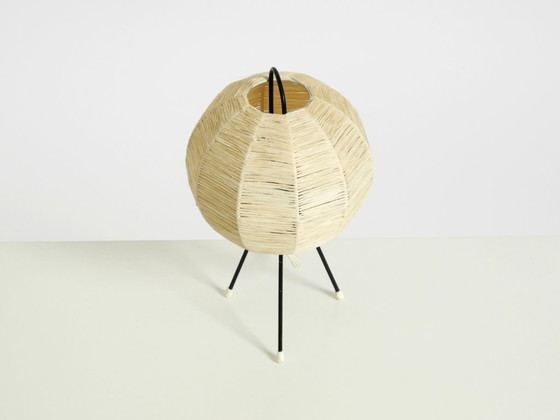 Image 1 of Beautiful mid-century modern tripod raffia table night lamp in very good vintage condition