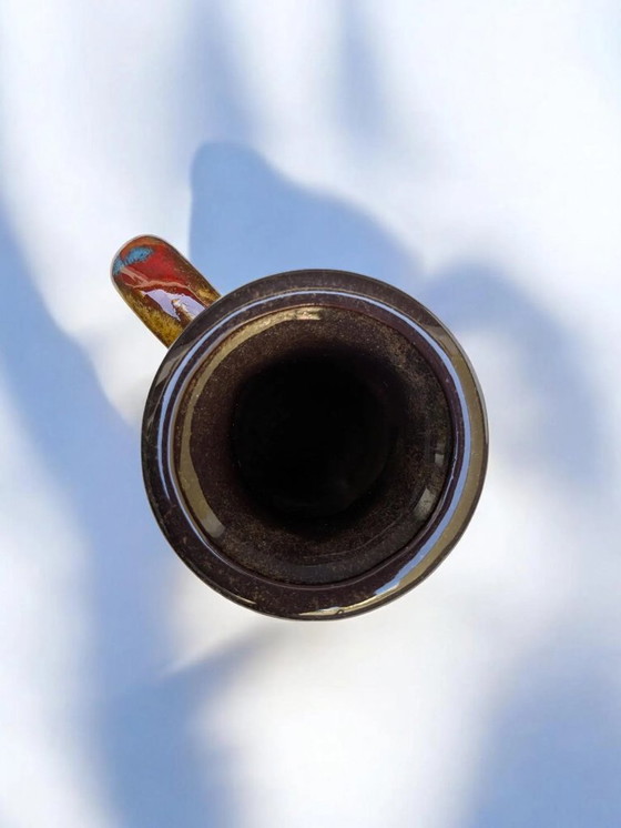 Image 1 of Brocca vintage di metà secolo, dipinta a mano, in ceramica marrone con smalto rosso e blu, stile tedesco occidentale, modello an