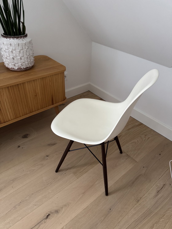Image 1 of 2 x sedia Vitra Eames DSW in acero scuro