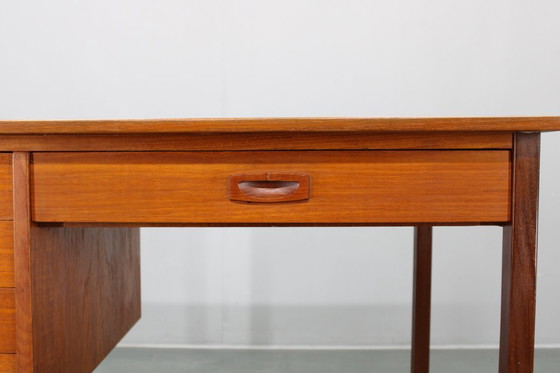 Image 1 of Scrivania danese indipendente in teak di metà secolo