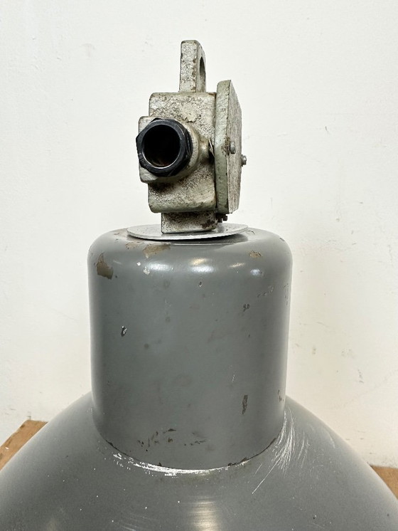 Image 1 of Graue industrielle Aluminium-Pendelleuchte von Polam Wilkasy, 1960er Jahre