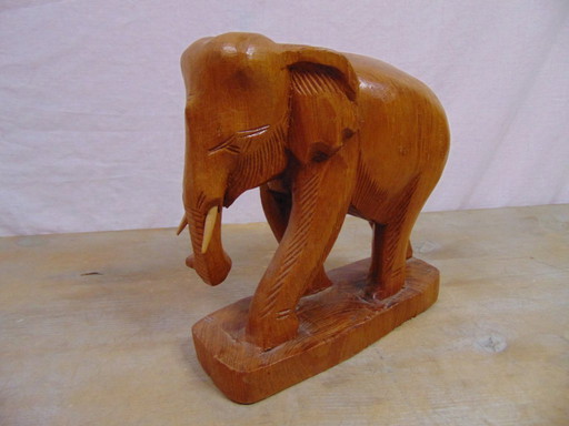Éléphant en bois vintage de Thaïlande