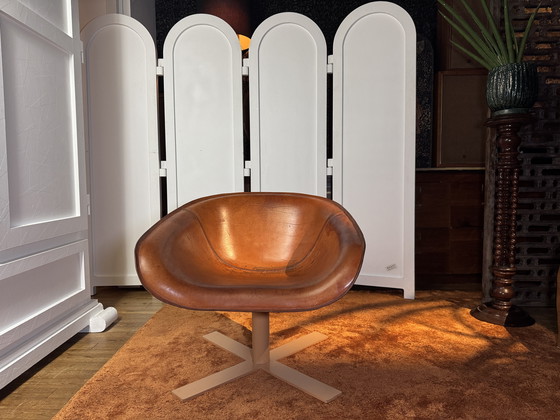 Image 1 of B&B ITALIA Drehsessel MART in einzigartigem cognacfarbenem Sattelleder mit Patina.