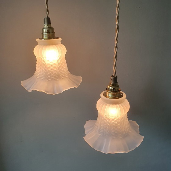 Set di lampade a sospensione vintage antiche in vetro satinato. – Metal (photo 8 of 18)
