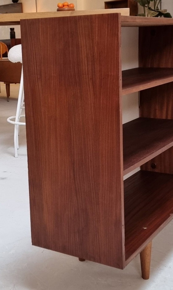 Image 1 of Librería de mediados de siglo