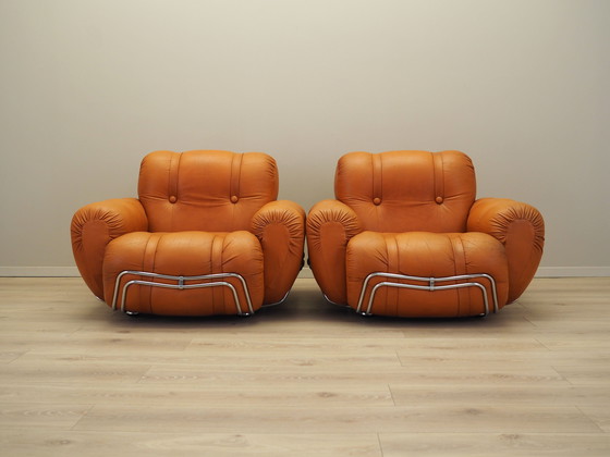 Image 1 of Ensemble de fauteuils orange, design de l'âge de l'espace, années 1960, production : Italie
