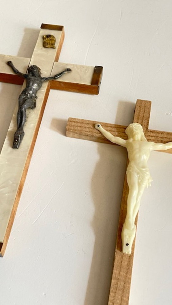 Paire Crucifix Vintage – Décorations murales, Plastic, Metal (photo 16 of 17)