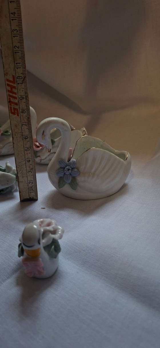 Vintage porcelain swans – Decorative Objects (photo 7 of 7)