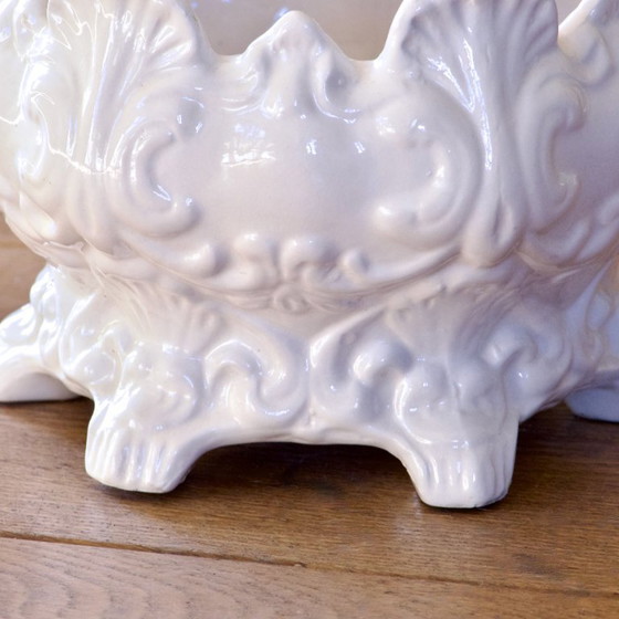 Image 1 of Cachepot antico del XIX secolo del 1873 in terracotta con decoro barocco