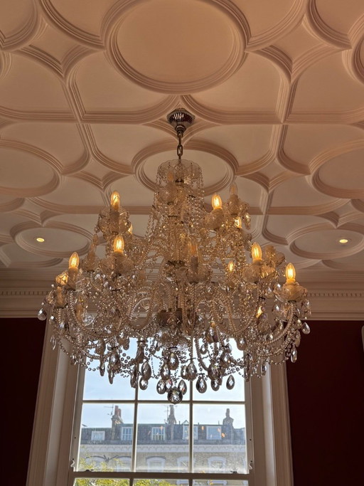 Magnifico lampadario a più livelli in cristallo boemo a 24 luci – Funzionante e in ottime condizioni – kroonluchters, Crystal
