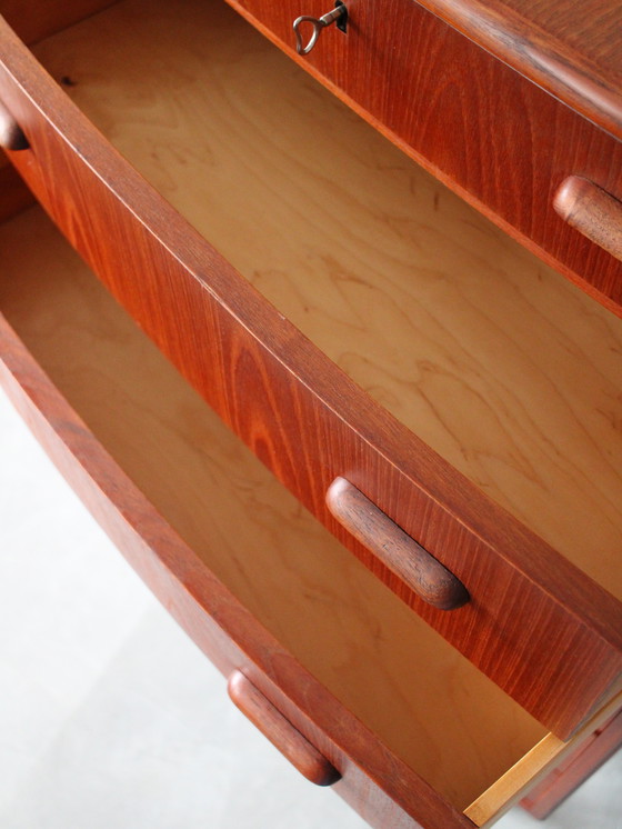 Image 1 of Vintage Danish chest of drawers in teak by Ølholm Møbelfabrik 