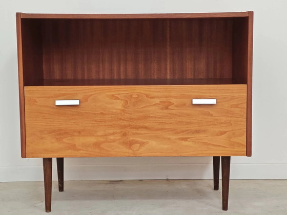 Piccola credenza in legno degli anni '70. – Armadi contenitori, Wood, Vintage (photo 4 of 18)