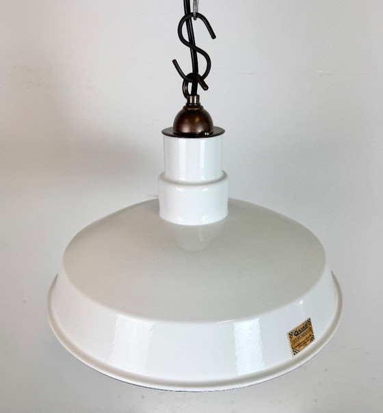 Image 1 of Industriële witte geëmailleerde fabriekshanglamp van Quadrangle Mfg. Co., jaren 60