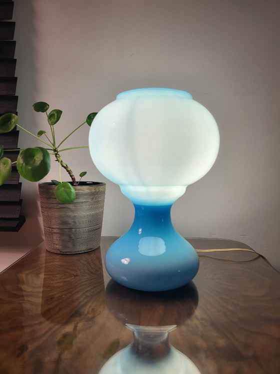 Lámpara de mesa de cristal con degradado azul, Lámparas de mesa, Vidrio, Vintage (foto 7 de 11)