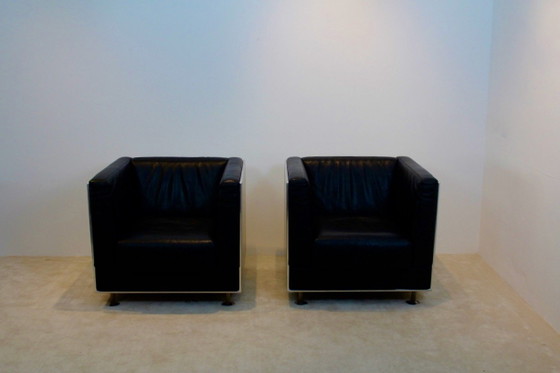 Fauteuils Matteo Grassi Soft Leather en coque d'aluminium par Kunihide Oshinomi, Cuir, Noir (photo 3 sur 10)