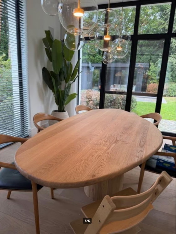 Image 1 of Mesa de comedor (Hugo van Fontein) de roble macizo cepillado