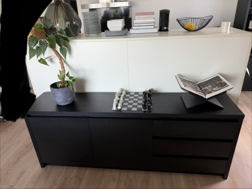 Mooi houten dressoir in zwart met nerf – Wood (photo 2 of 15)