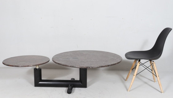 Image 1 of Mesa de centro escultural de granito y madera al estilo de UP&UP, Italia años 80