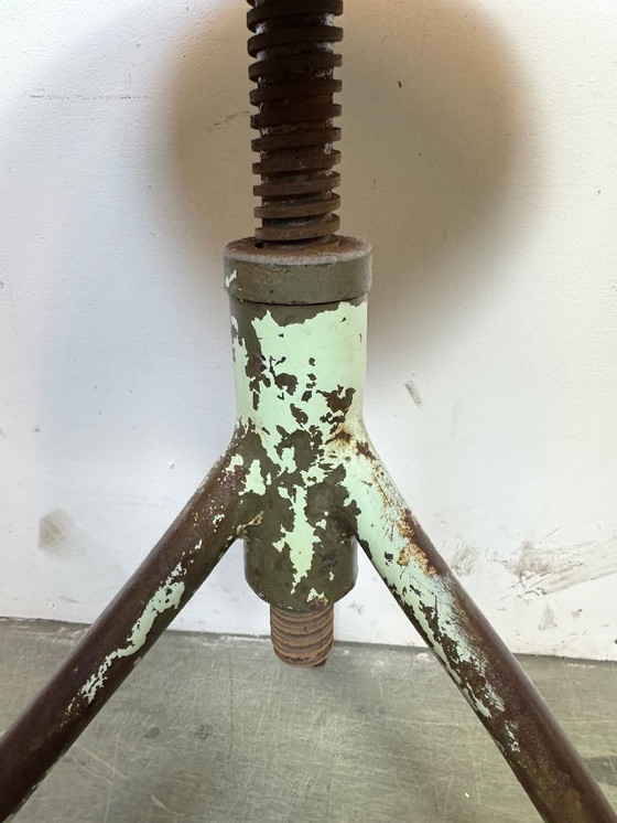 Image 1 of Groene industriële draaikruk voor ijzerwerkplaats, jaren 60