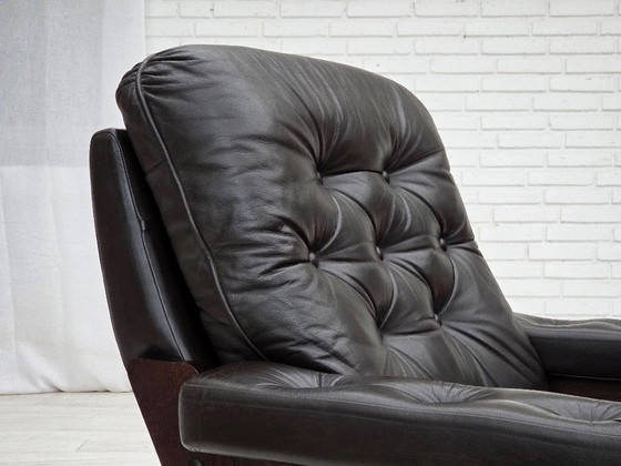 Image 1 of Deense fauteuil uit de jaren 70, bruin meubelleer, eikenhout.