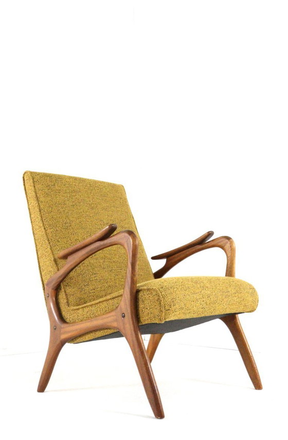 Image 1 of Fauteuil vintage jaune capitonné