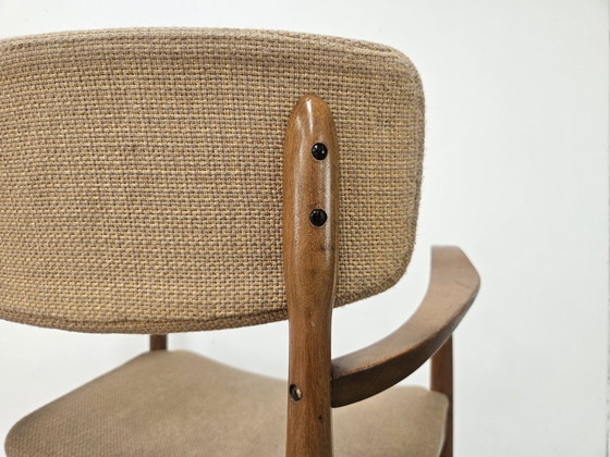 Image 1 of Zweedse fauteuil van hout met bruine stof