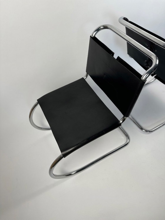 Image 1 of Een paar MR10 loungestoelen — Ludwig Mies van der Rohe, toegeschreven aan Knoll, ca. jaren 70