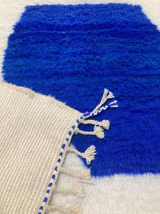 Tapis Beni Ouraine Fait Main Artisanale Traditionnelle Taille 150/250 Cm Bleu Et Blanc – Aime Té, Wool (photo 4 of 9)