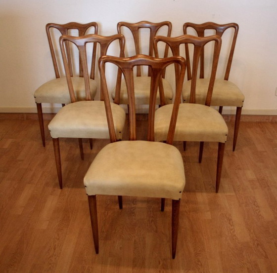 Image 1 of Sechs italienische Mid-Century-Stühle im modernen Stil, bezogen mit weißem Kunstleder