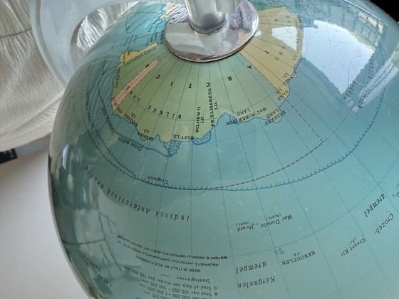 Image 1 of Mappamondo d'epoca