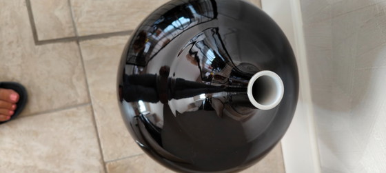 Black Vase With Ribbed Base – Stone (photo 4 of 5)