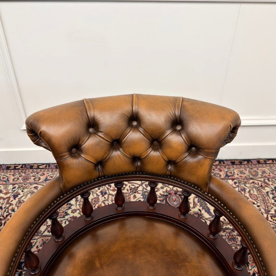 Set Klassische Englische Springvale Chesterfield Stühle – Sessel, Leather, Wood (photo 10 of 15)