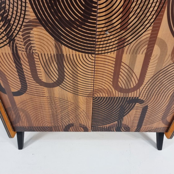 Image 1 of Vintage walnoten garderobekast, 1970