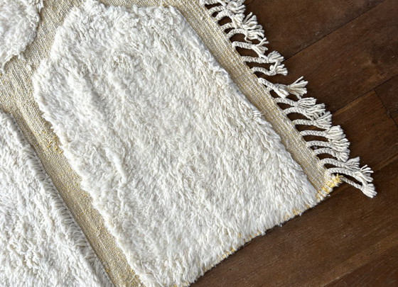 Image 1 of Tapis Beni Mrirt 300x200 cm – Tapis marocain en laine blanc cassé à motifs sable