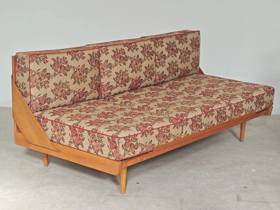 Folding sofa bed Canapé banquette Interier Praha 1960 floral pattern fabric – 3-5 seaters, Wood, Scandinavian (photo 2 of 30)