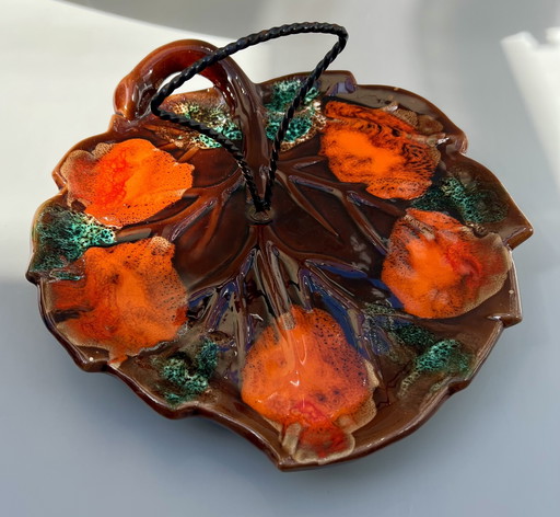 Bandeja vintage de pared o de servir con forma de hoja y asa de metal (años 60)