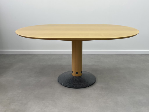 Arco Diabolo oval dining table 158 x 105