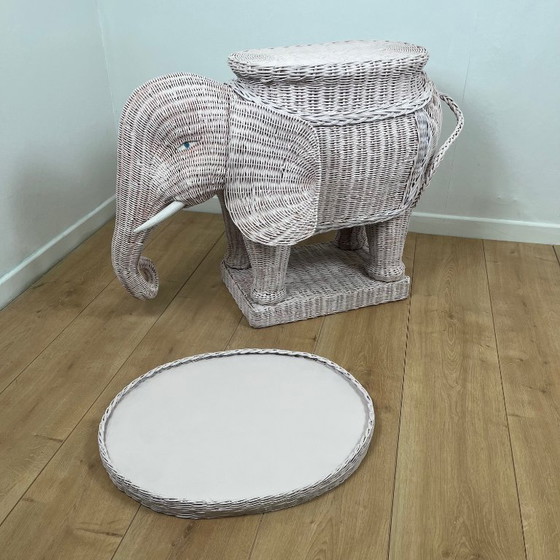 Image 1 of Table d’appoint vintage en rotin en forme d'éléphant, att. à Vivai del Sud, italie, 1960 - 1970
